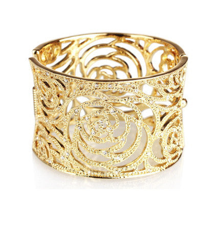 Delicate Filgree Gold Ring
